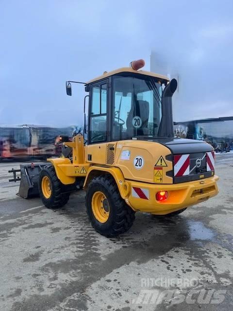 Volvo L 30 G Фронтальные погрузчики