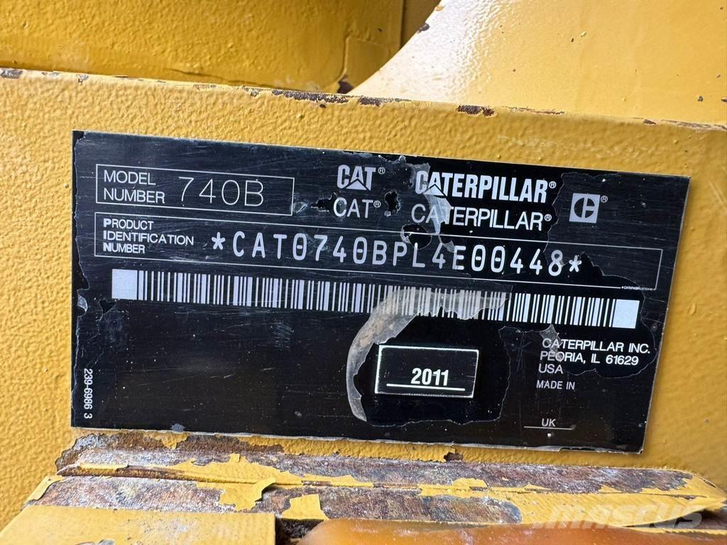 CAT 740B Шарнирно-сочленённые самосвалы