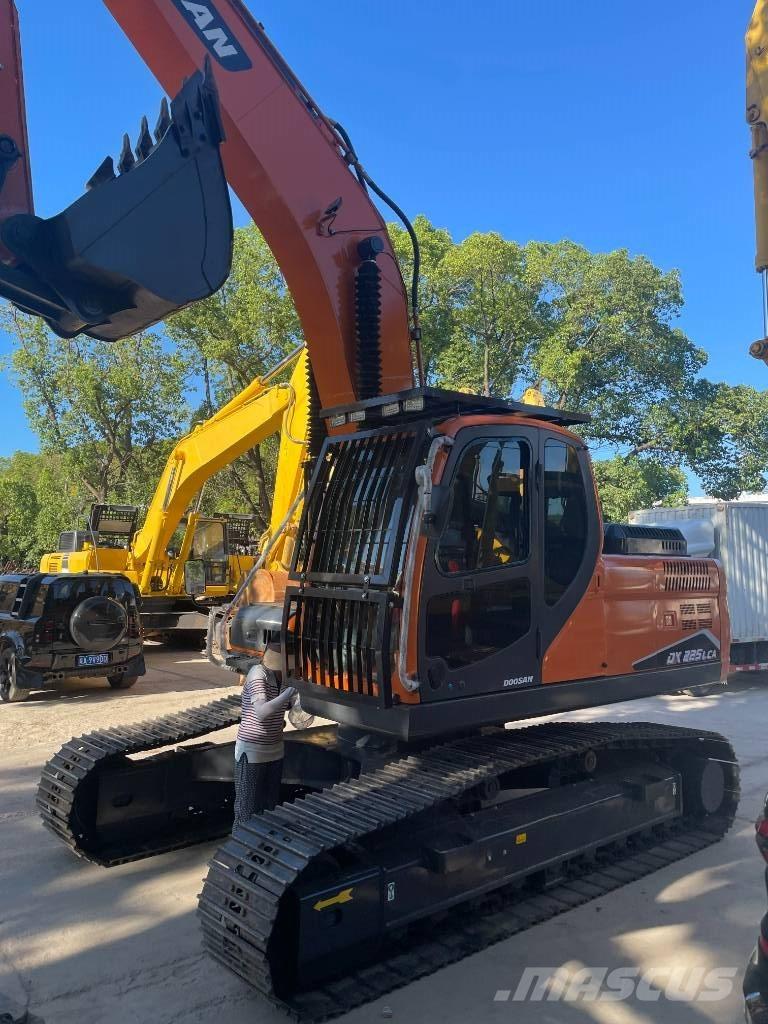 Doosan DX 225 LC Малые экскаваторы 7т-12т