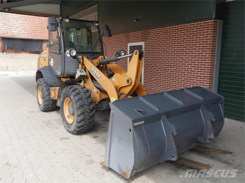 Case IH 321 F Фронтальные погрузчики
