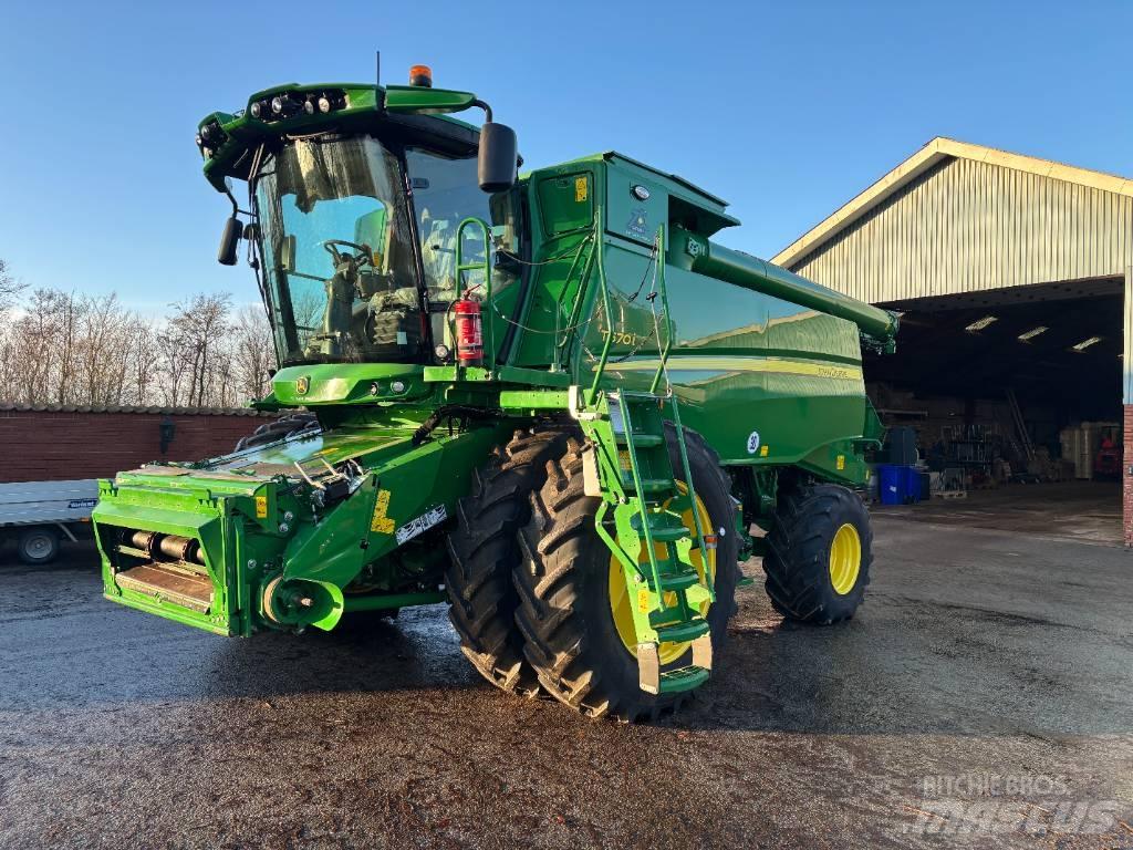 John Deere T670I 4WD Зерноуборочные комбайны