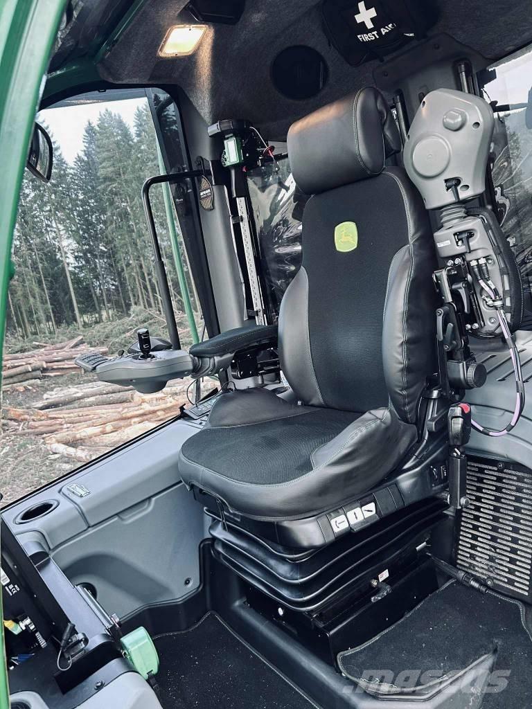 John Deere 1170G 8W Харвестеры