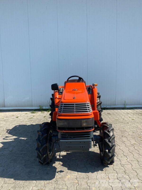 Kubota SATURN X24D Коммунальные тракторы