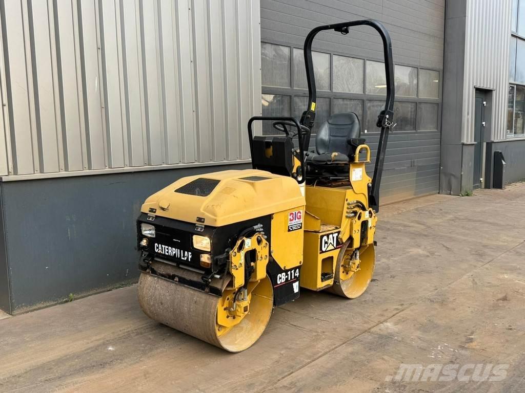 CAT CB114 Катки тротуарные
