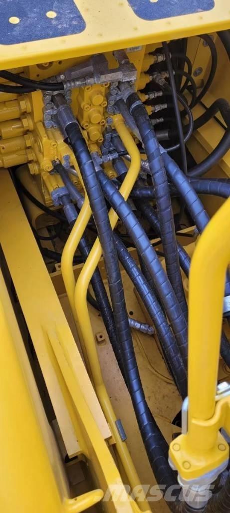 Komatsu 210LC-8 Гусеничные экскаваторы