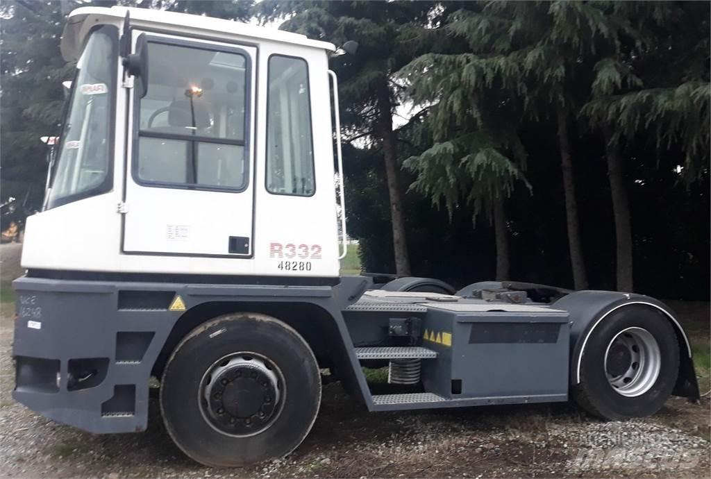  R332-4x4 Терминальные тягачи