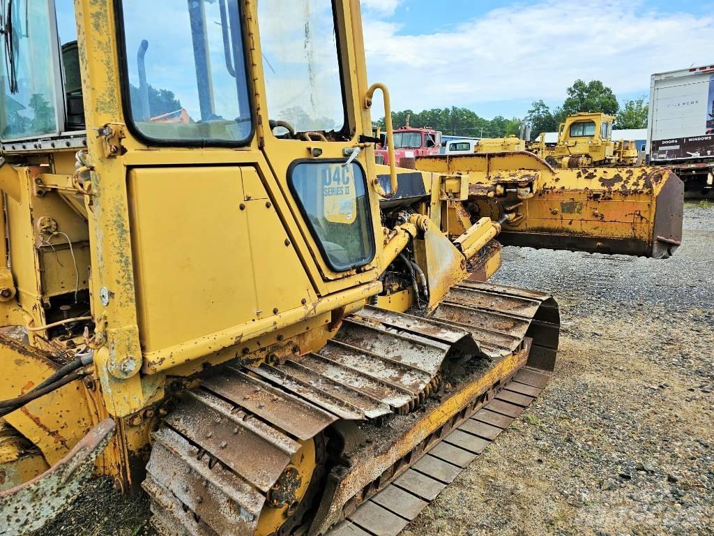 CAT D 4 C Гусеничные бульдозеры
