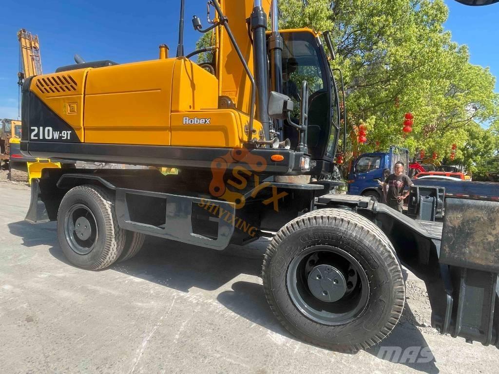 Hyundai R210W Колёсные экскаваторы