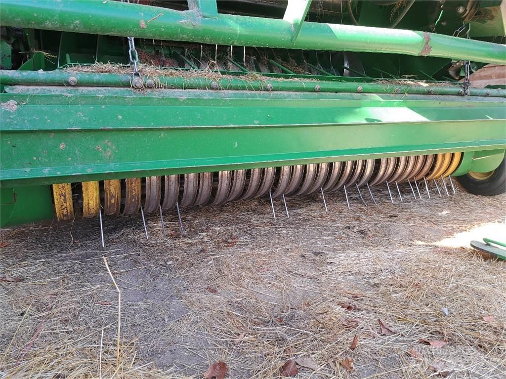 John Deere 990 Рулонные пресс-подборщики