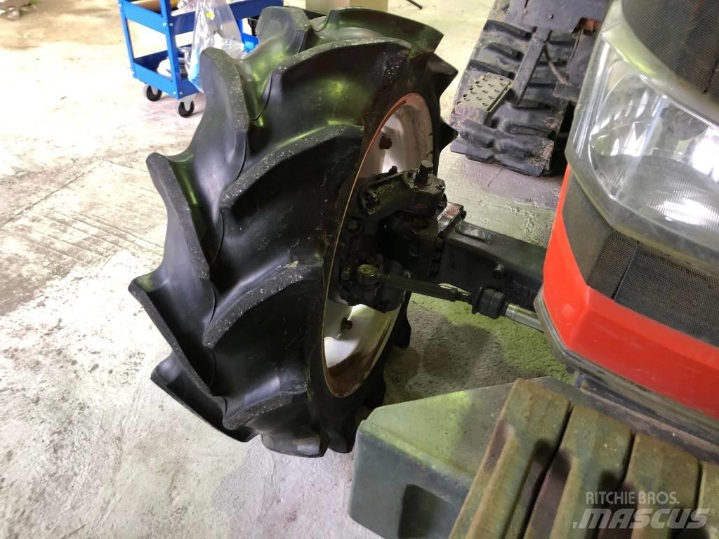 Kubota SMZ955 Трактора