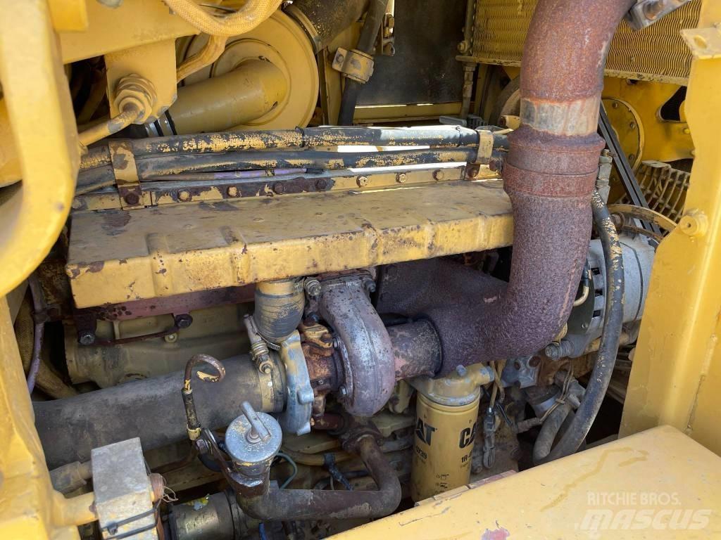 CAT 963B Гусеничные фронтальные погрузчики