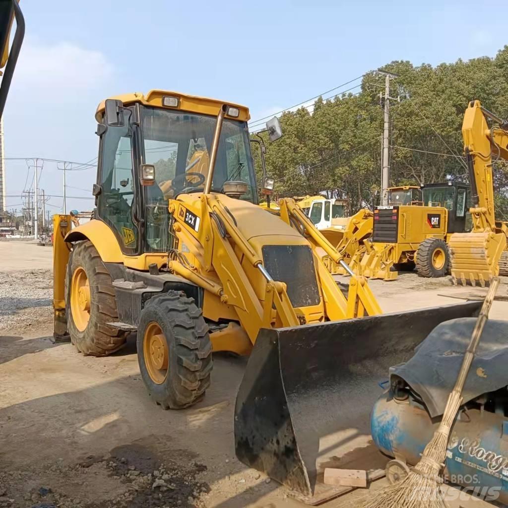 JCB 3CX Экскаваторы-погрузчики