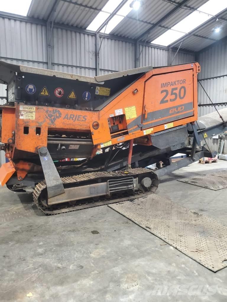 Arjes 250 Evo Мобильные дробилки