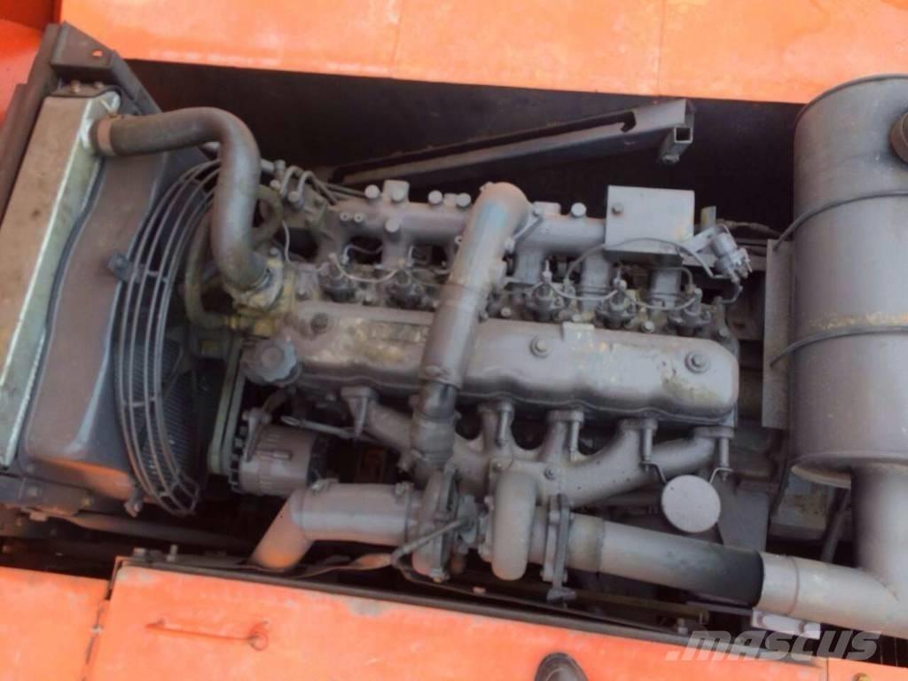 Hitachi EX200-1 Гусеничные экскаваторы