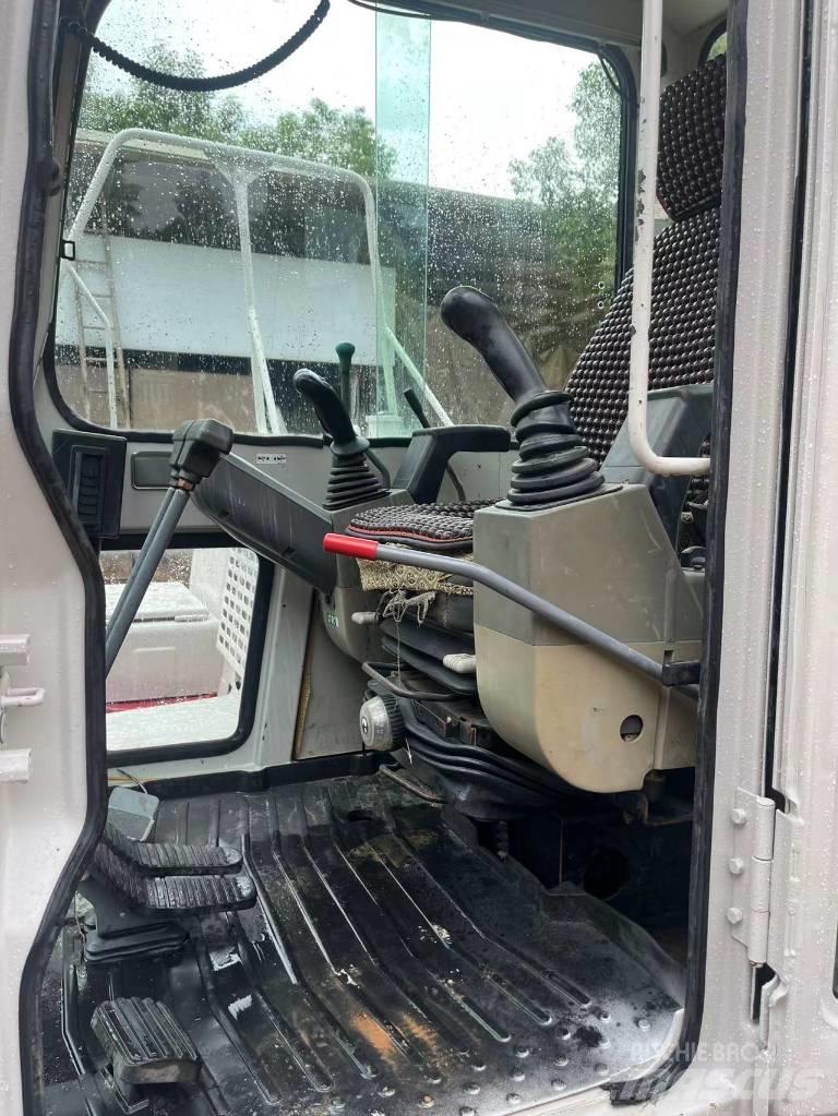 Takeuchi TB 160C Гусеничные экскаваторы