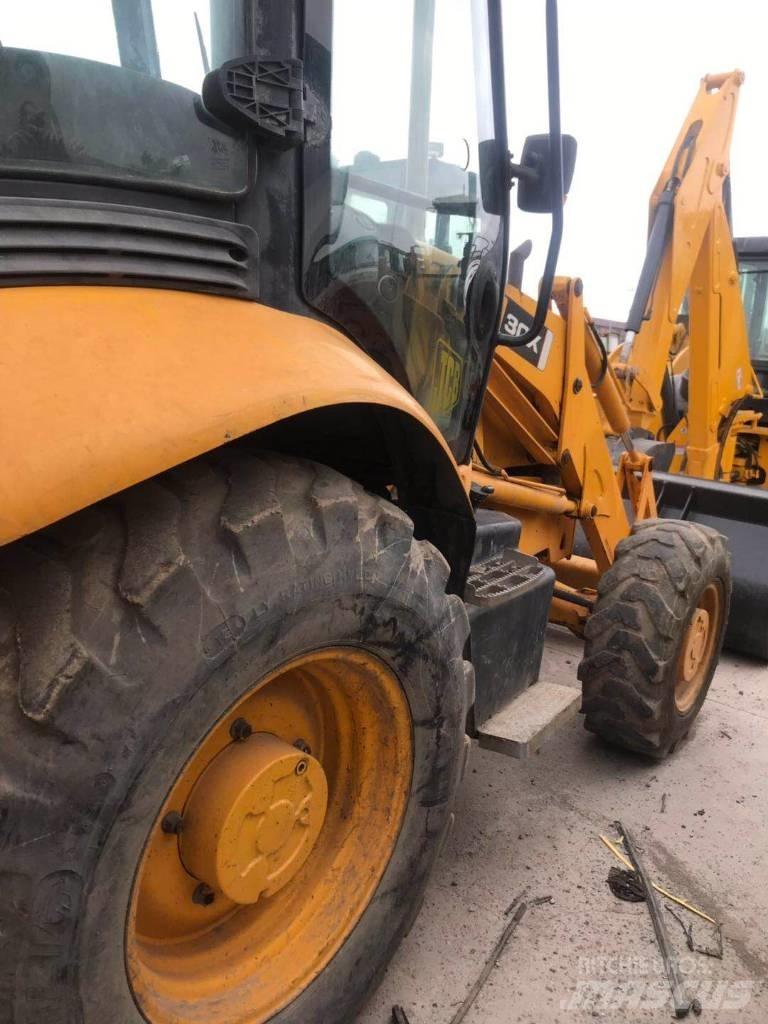 JCB 3cx Экскаваторы-погрузчики