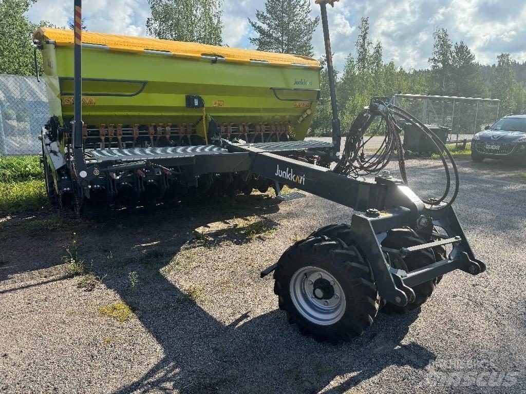 Junkkari D400 Plus Комбинированные сеялки