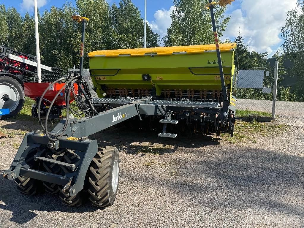 Junkkari D400 Plus Комбинированные сеялки