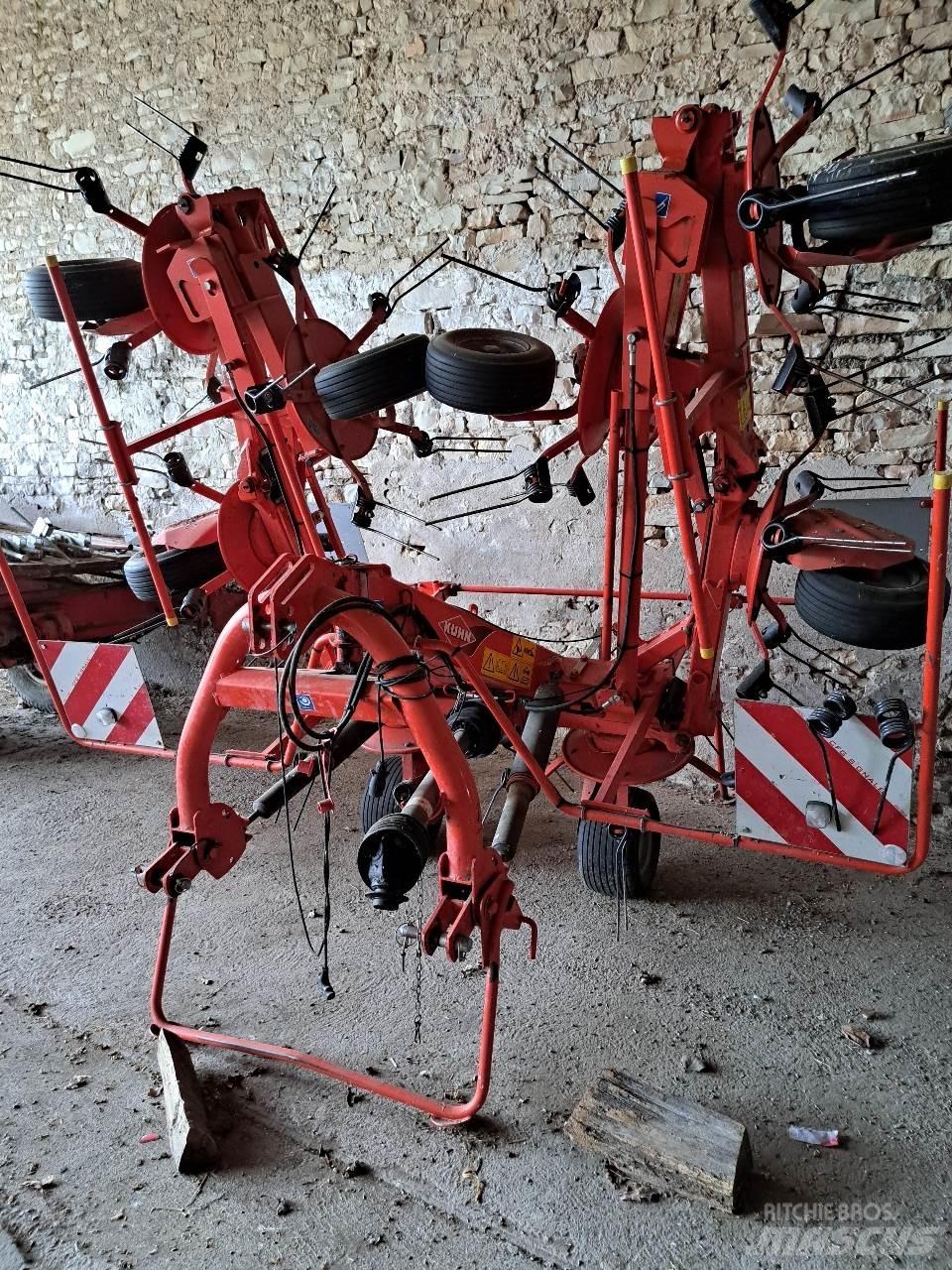 Kuhn GF7902 Грабли-ворошилки