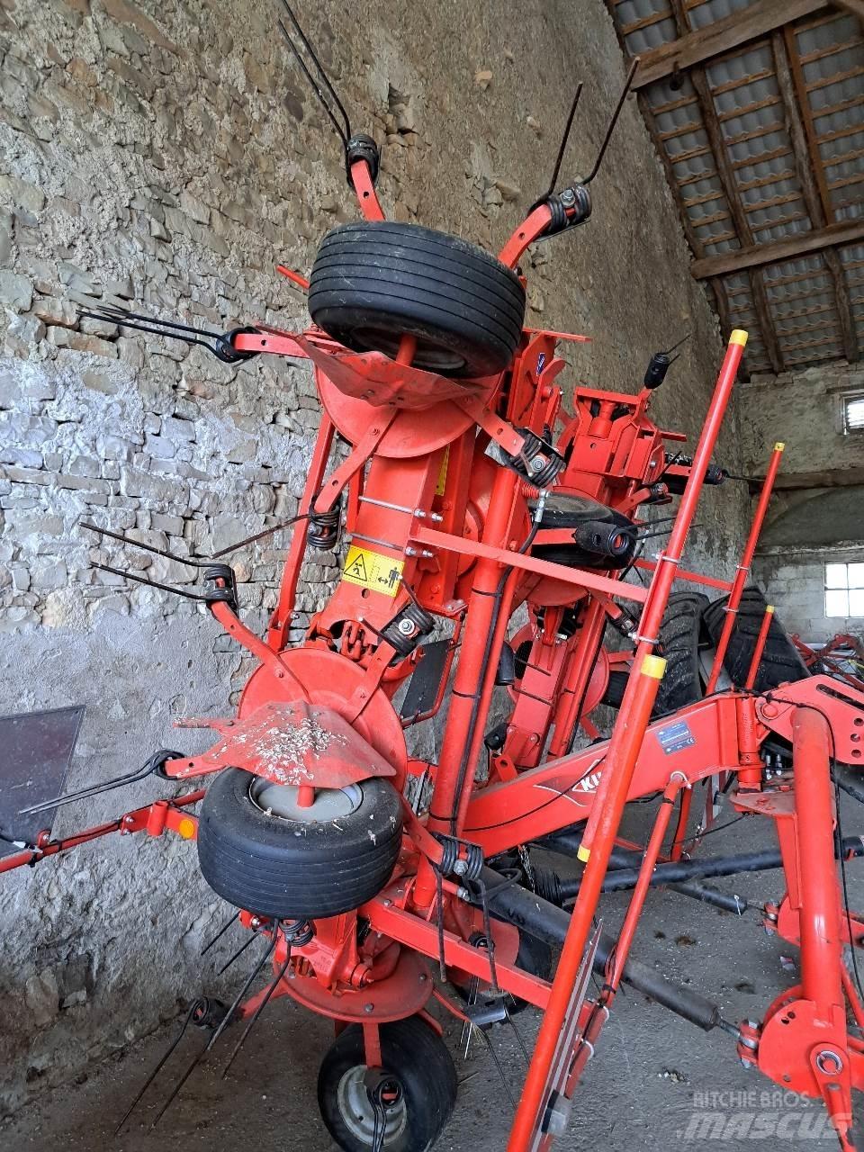 Kuhn GF7902 Грабли-ворошилки