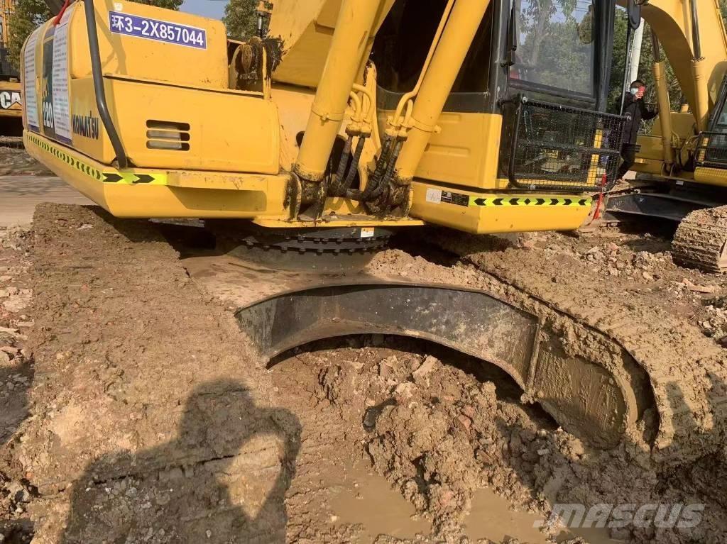 Komatsu PC 220-8M0 Гусеничные экскаваторы