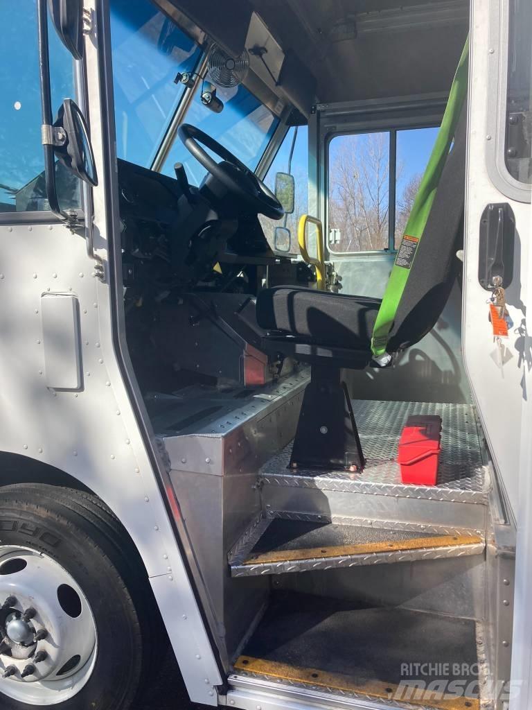 Ford F59 Цельнометаллический фургоны