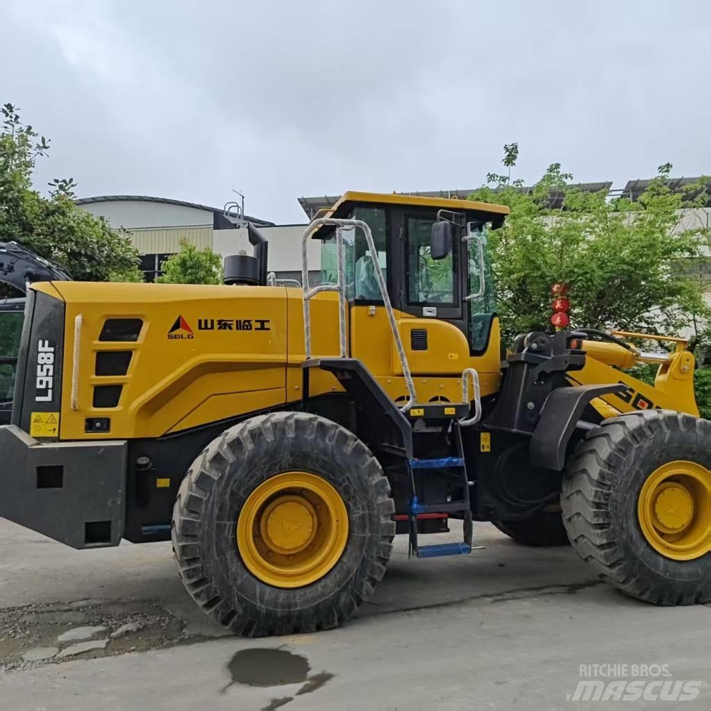 SDLG 958F Фронтальные погрузчики
