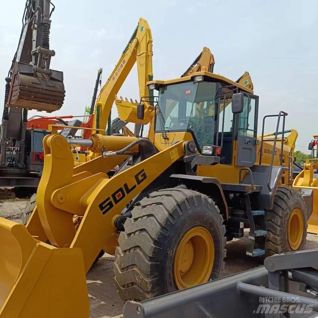 SDLG 956F Фронтальные погрузчики