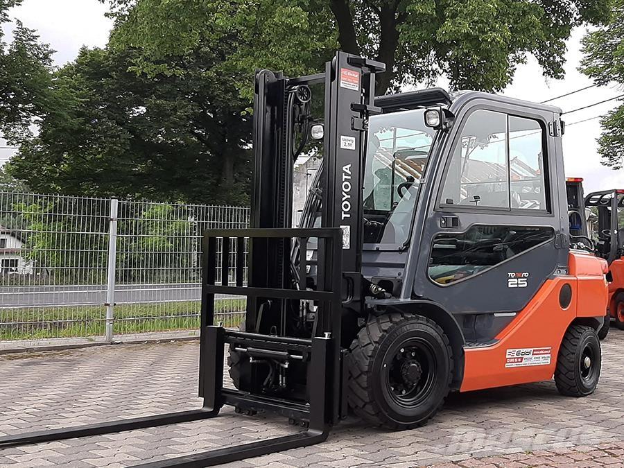 Toyota 02-8FGF25 Газовые погрузчики