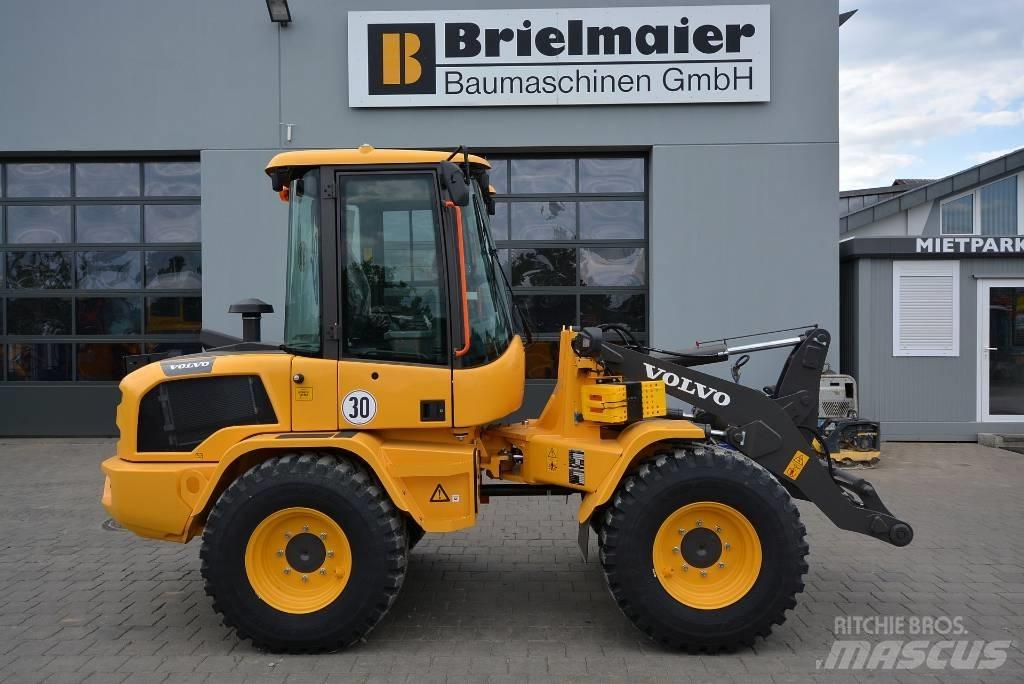 Volvo L30HS Фронтальные погрузчики