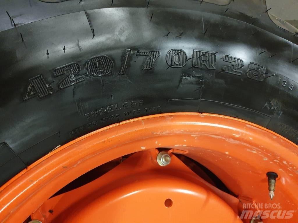 Kubota Hjul Навесное оборудование и запчасти