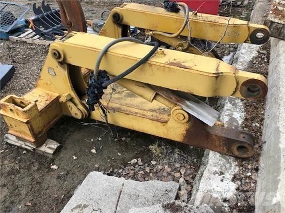 CAT D7R Навесные рыхлители
