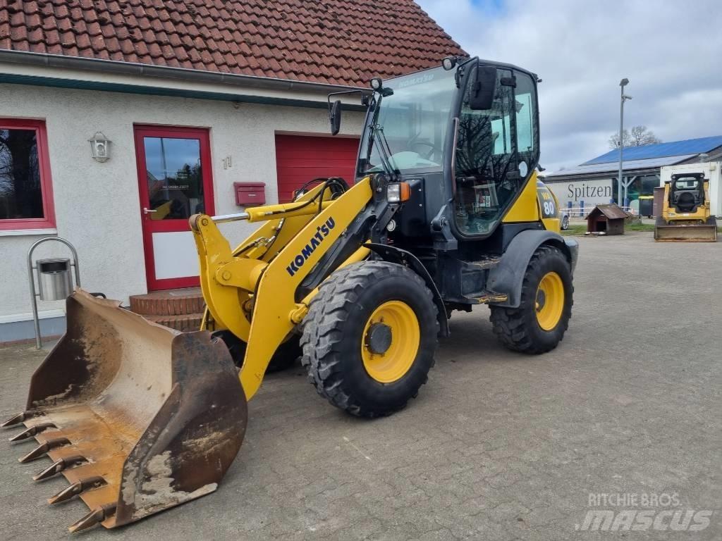 Komatsu WA 80-5 Фронтальные погрузчики