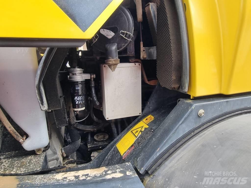 Komatsu WA 80-5 Фронтальные погрузчики