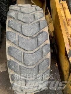 CAT 910 Фронтальные погрузчики
