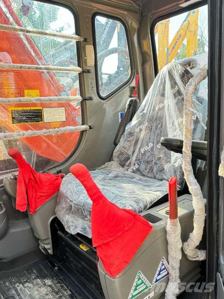 Hitachi ZX 200 Гусеничные экскаваторы