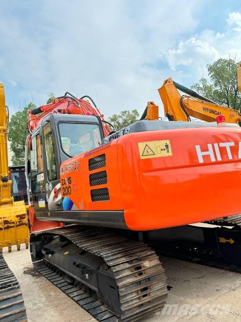 Hitachi ZX 200 Гусеничные экскаваторы