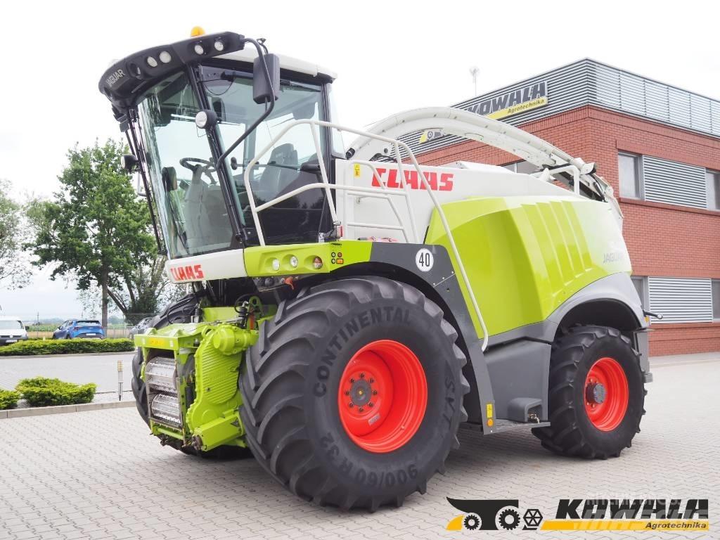 CLAAS Jaguar 940 4WD Самоходные кормоуборочные комбайны