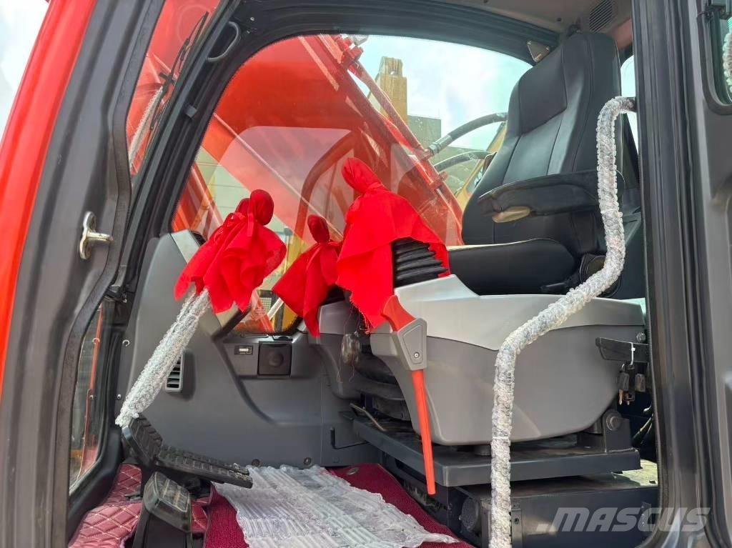Doosan 225 LC Гусеничные экскаваторы