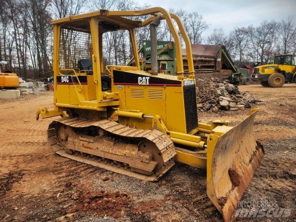 CAT D 4 C Гусеничные бульдозеры