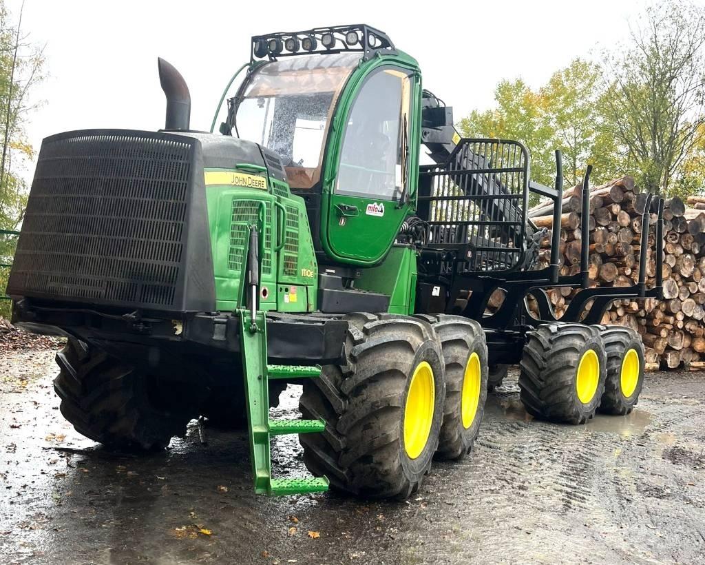 John Deere 1110 E Форвардеры