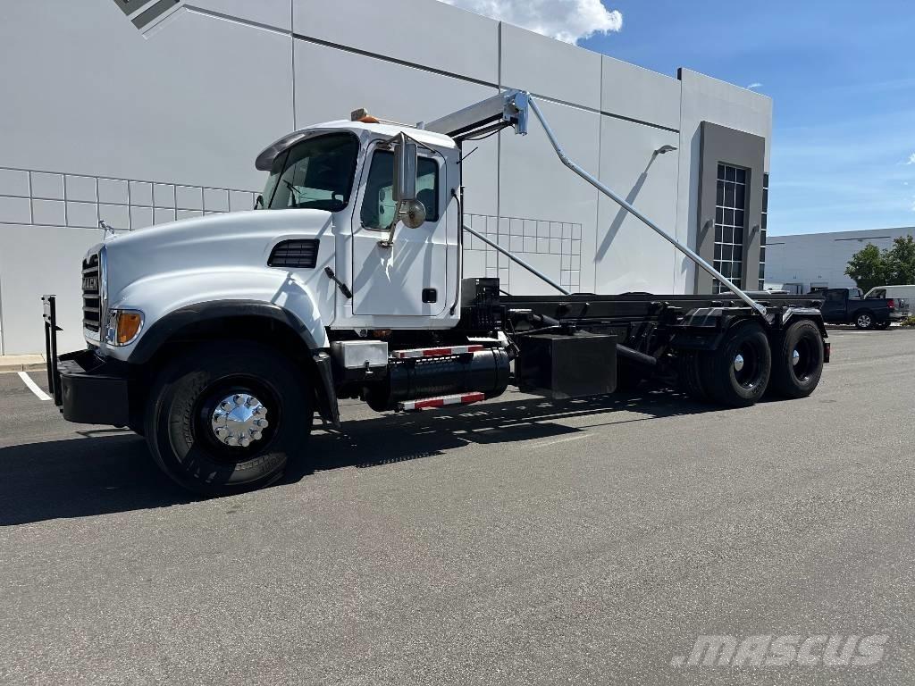 Mack CV 713 Контейнеровозы