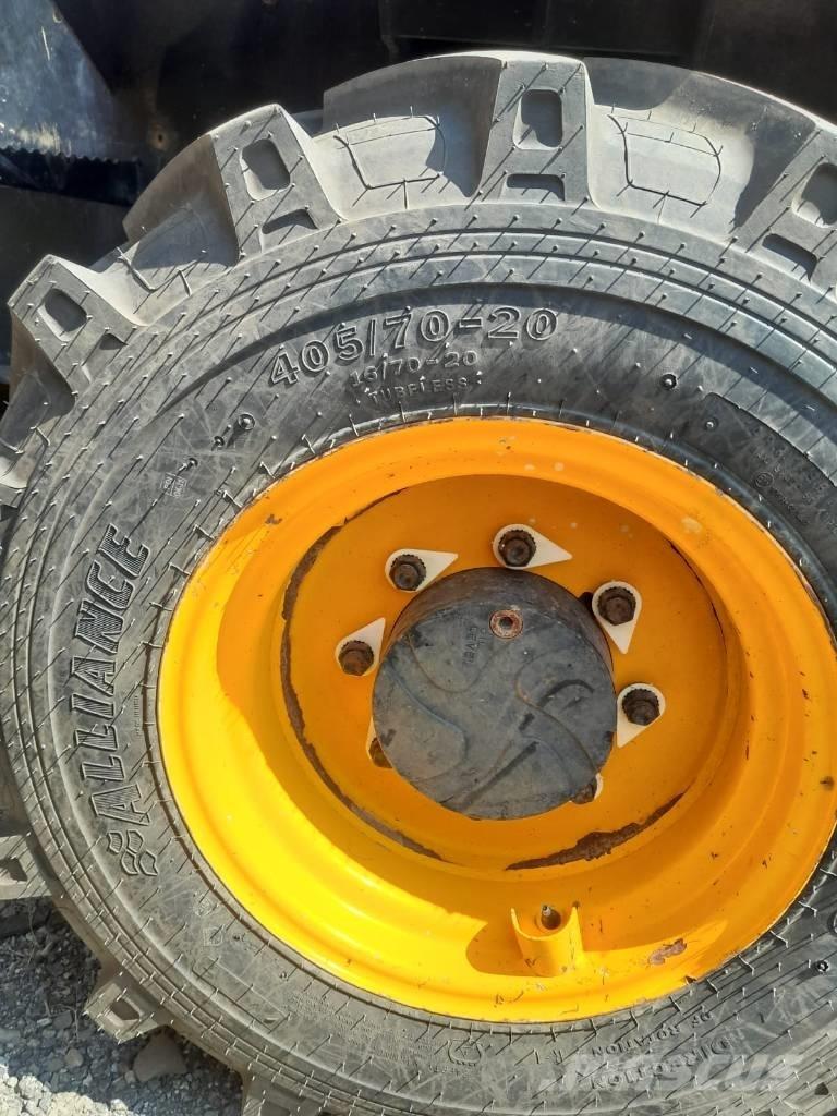 JCB 6 ST Шарнирно-сочленённые самосвалы