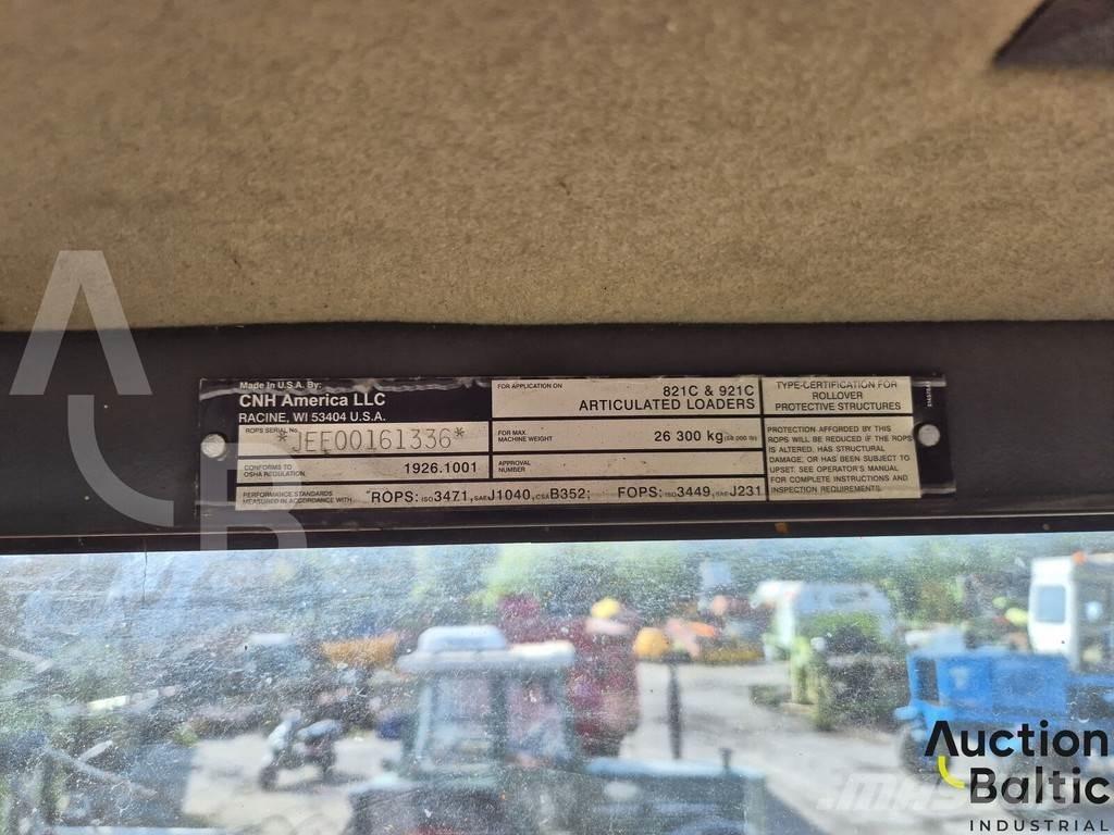 CASE 821 C Фронтальные погрузчики