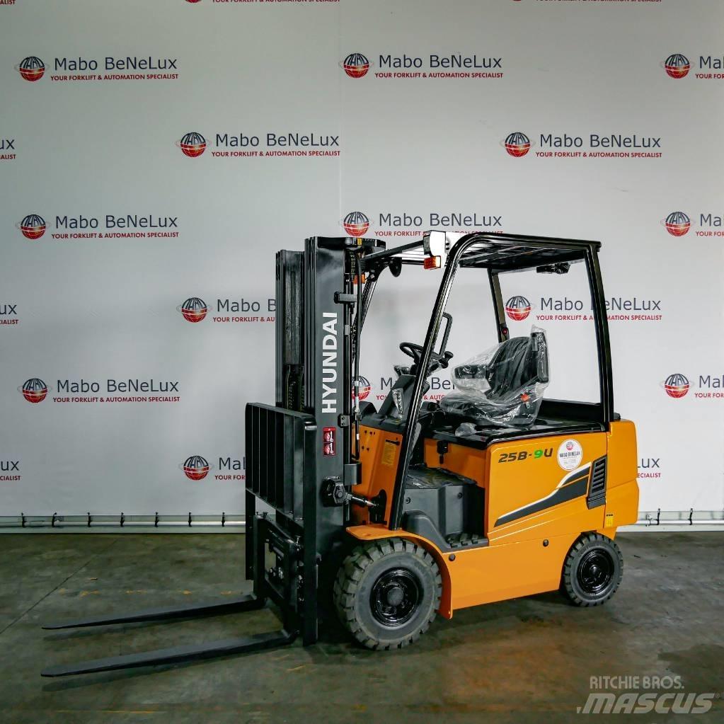 Hyundai 25B-9U Дизельные погрузчики