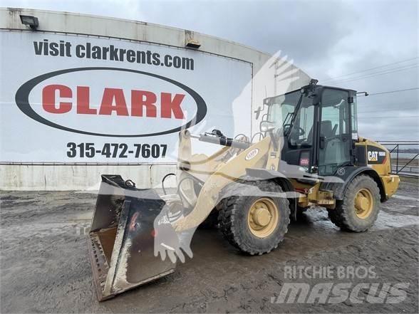 CAT 906M Фронтальные погрузчики