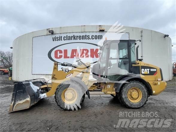 CAT 906M Фронтальные погрузчики