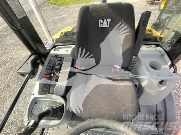 CAT 906M Фронтальные погрузчики