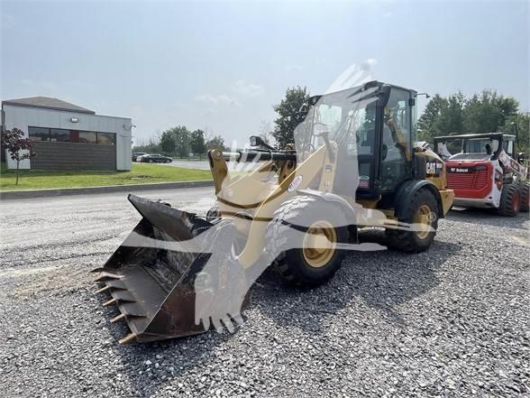 CAT 906M Фронтальные погрузчики