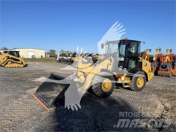 CAT 906M Фронтальные погрузчики